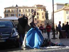 Toscana: ambulante aggredisce comandante e 4 vigili