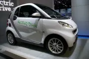 Consegnata al sindaco di Pisa la prima Smart fortwo electric