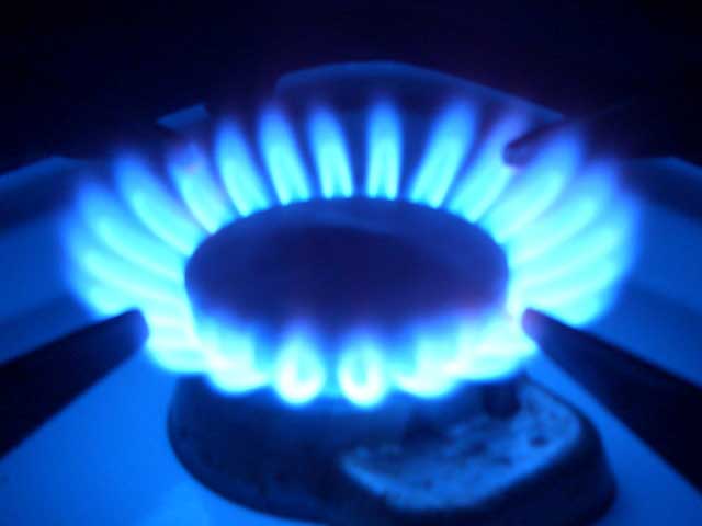 Da domani gas più caro, mentre sulla luce risparmieremo