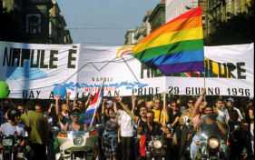 Napoli:Gay Pride, sfilate "alla luce del sole"