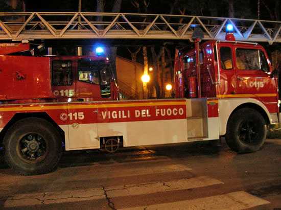 Donna di 69 anni muore in un incendio nei pressi di Roma