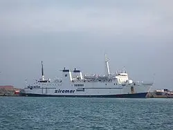 Due tir si ribaltano nella stiva di un traghetto