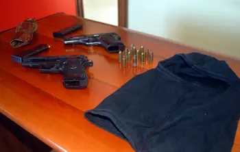 Cosenza, imbianchino incensurato con arsenale di armi in casa