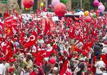 CGIL in piazza: a pagare sono sempre i soliti