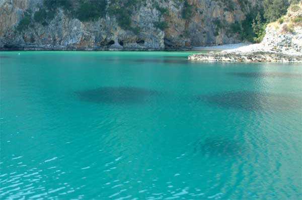 Mare: Sardegna prima per Guida Blu, penultima per Bandiera Blu