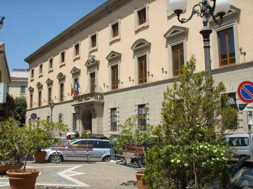 Soddisfazione di Benedetto Cassala, installata isola ecologica in piazza Larussa