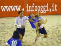 Beach Soccer:: Per l'Italbeach un debutto vincente al Circo Massimo di Roma contro l'Ungheria