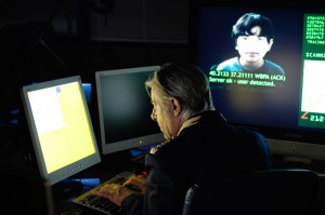 Violenta la figlia e scappa in Brasile. Dopo otto anni di latitanza si fa tradire da facebook.