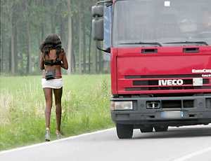 Nigeriana costretta a prostituirsi sotto minaccia di riti voodoo