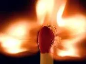 Incendiata impresa nautica a Siracusa