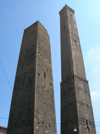 Bologna: 69enne muore per caduta dal terzo piano