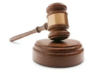 Truccavano aste giudiziarie, disposti cinque arresti