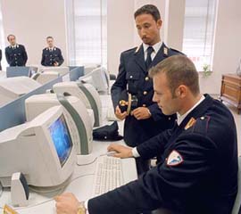 Reggio Calabria: perquisizioni per pedofilia online