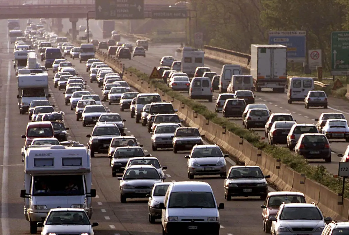 Strade affollate da domani sera per il grande rientro
