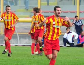 CLAMOROSO : Siracusa-Catanzaro 2-3