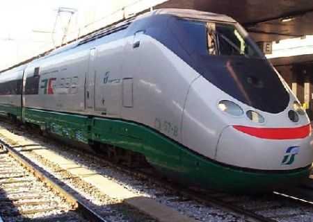 Danneggiati due Eurostar a Reggio Calabria