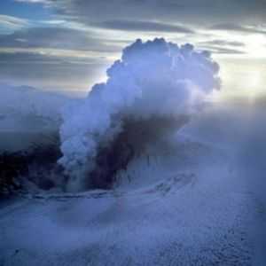 Nube vulcanica chiusi cieli anche in Calabria
