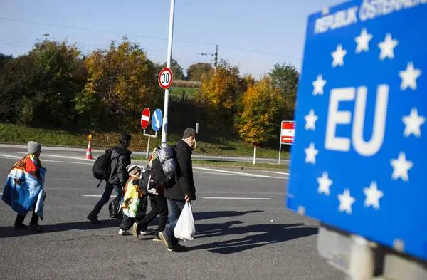 Migranti, l'Olanda accusa l'Italia: "Troppi movimenti secondari"