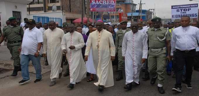 Nigeria, uomini armati uccidono un sacerdote cattolico