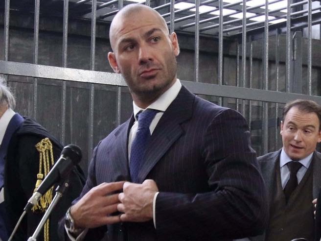 Condannato a risarcire spese legali, Riccardo Bossi irreperibile