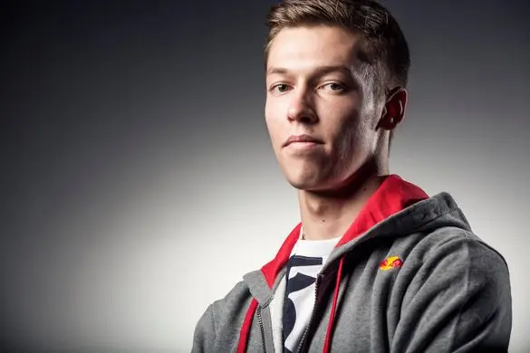 Formula 1, nel 2019 Kvyat torna in Toro Rosso