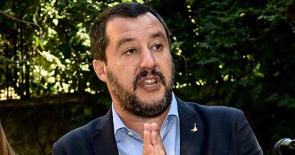 Salvini: "Liceo Crotone? Purtroppo, ci sono prof. di sinistra"
