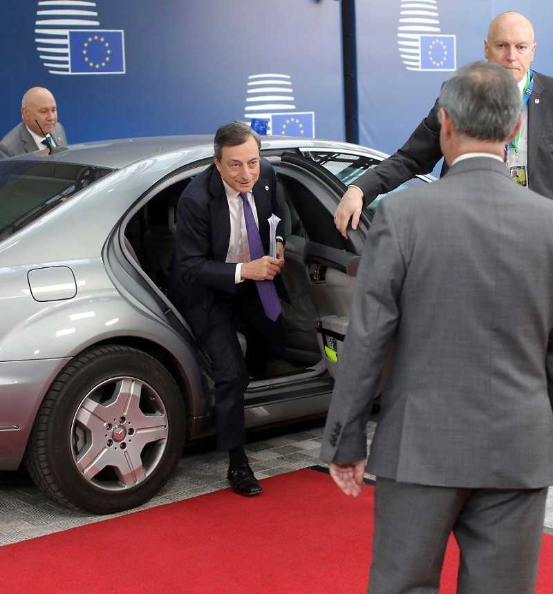 Vertice Draghi-Mattarella: preoccupazione per manovra e rapporti con UE