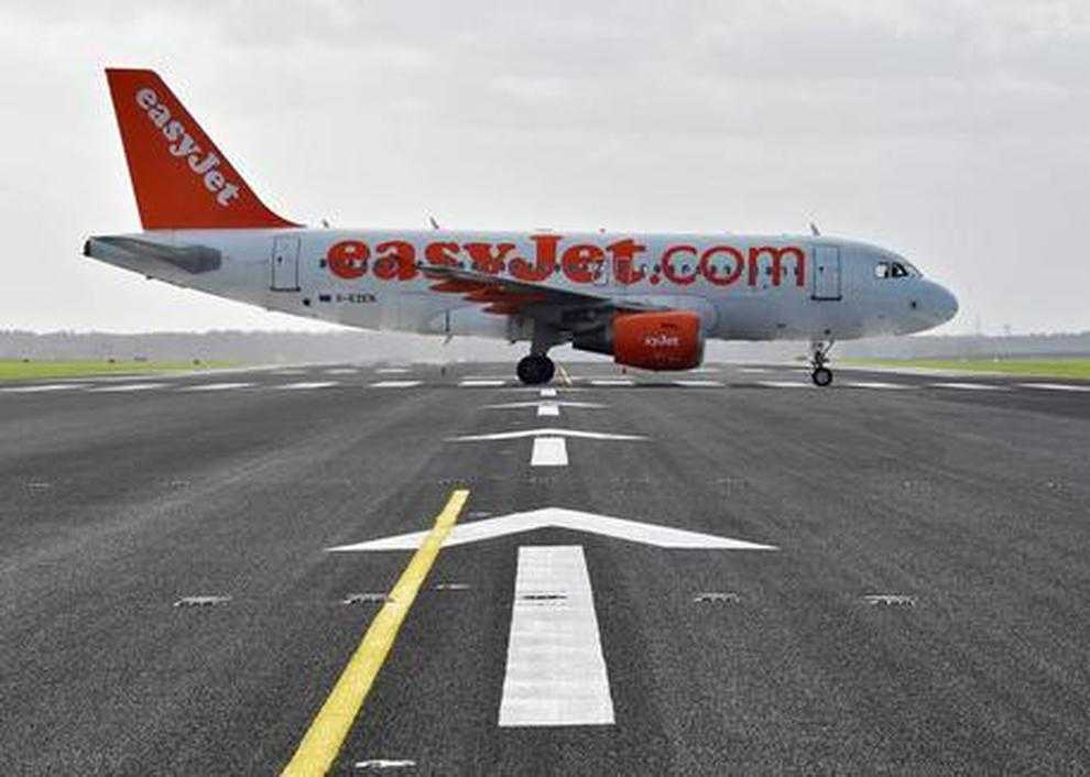 Terrore su Volo EasyJet fumo in cabina piloti, atterraggio d'emergenza a Malpensa