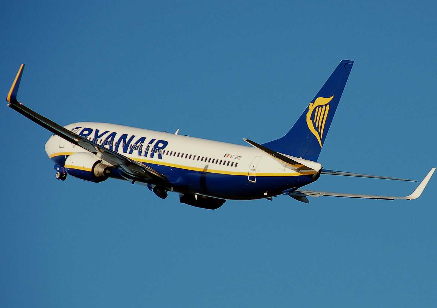 Ryanair: chiude base Alghero "Notizia comunicata ai 35 dipendenti che operano nello scalo"