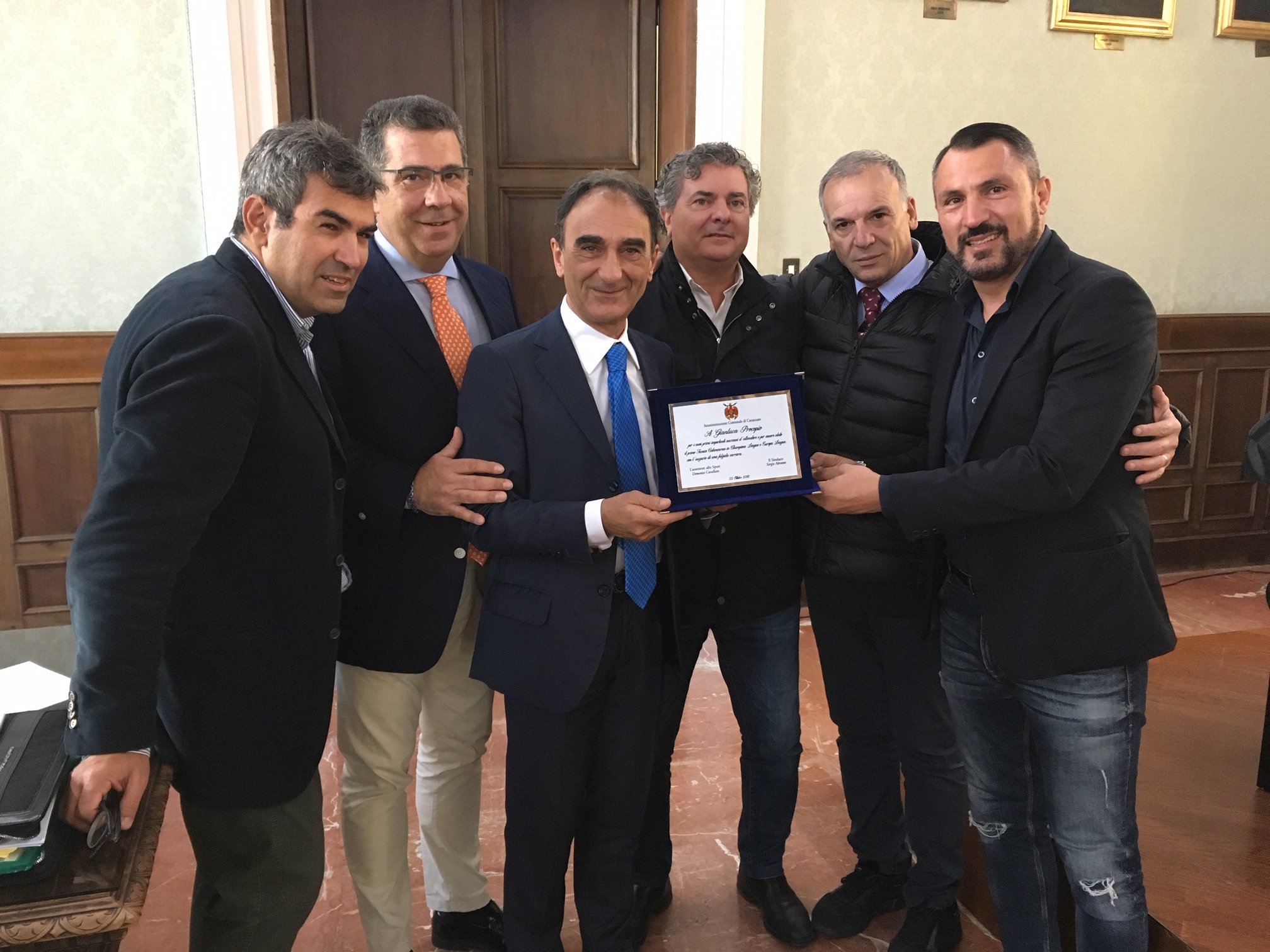 Champions League ed Europa League, Gianluca Procopio premiato dal Sindaco Abramo