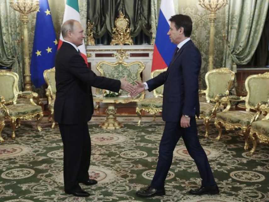 Mosca, Conte invita Putin in Italia