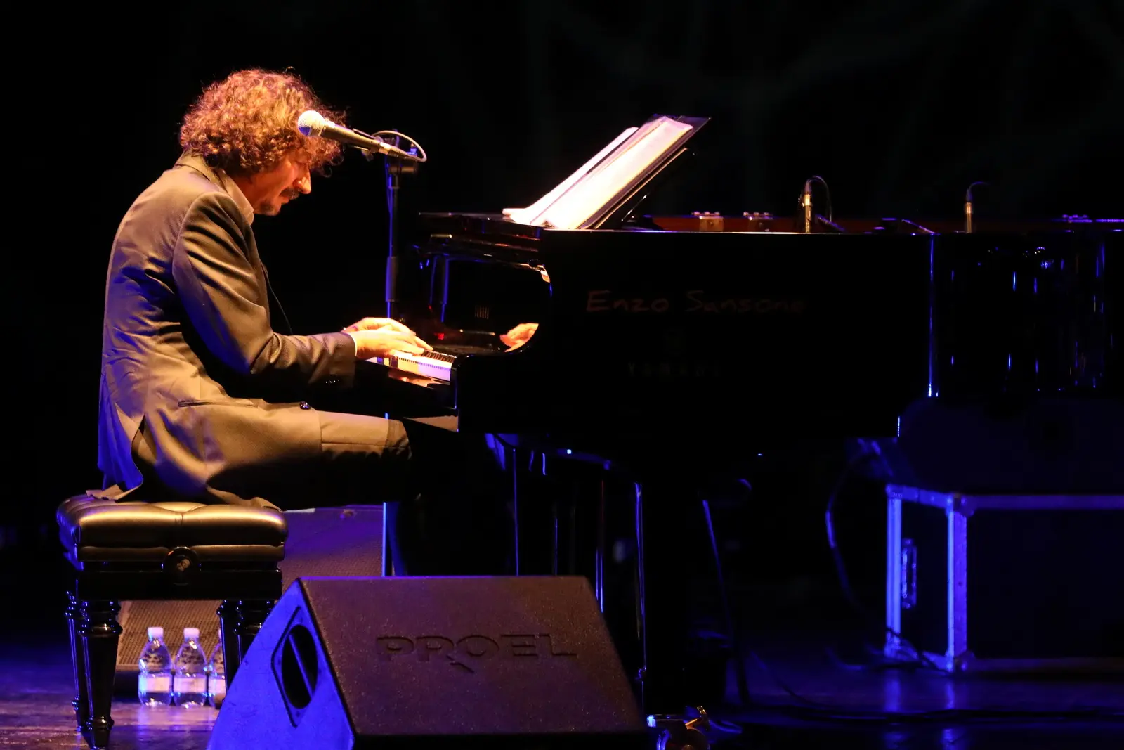 Sergio Cammariere regala una serata magica al Politeama incantando il Festival D'Autunno