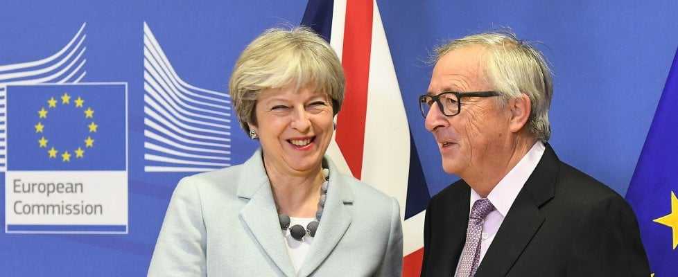 Brexit, nuova offerta UE alla Gran Bretagna: si cerca compromesso sul confine irlandese