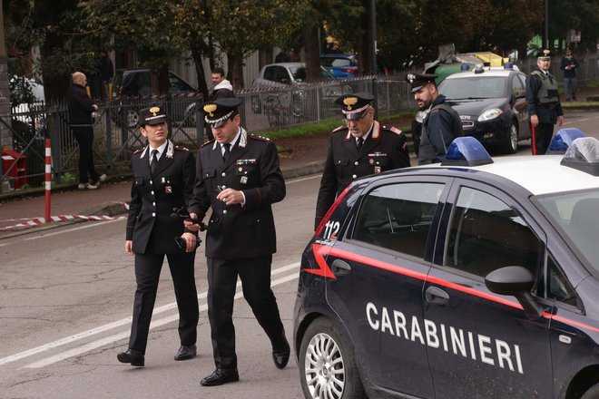 Reggio Emilia: condannato si barrica in ufficio postale con 5 ostaggi