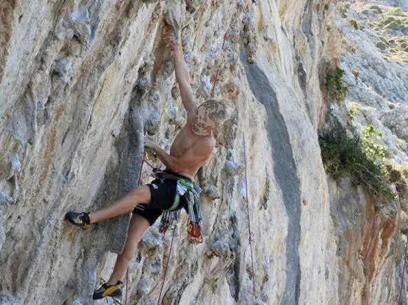 Suicida a 14 anni: un indagato per morte con 'black out'