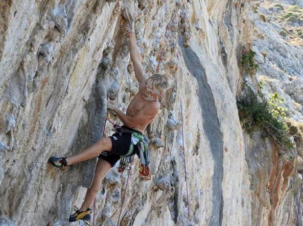 Suicida a 14 anni: un indagato per morte con 'black out'