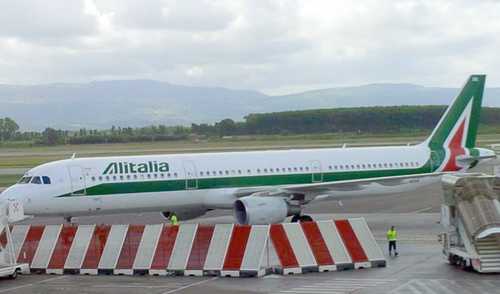 Aereoporto Lamezia, "avaria motore"  paura su volo Alitalia, intervento dei VVF