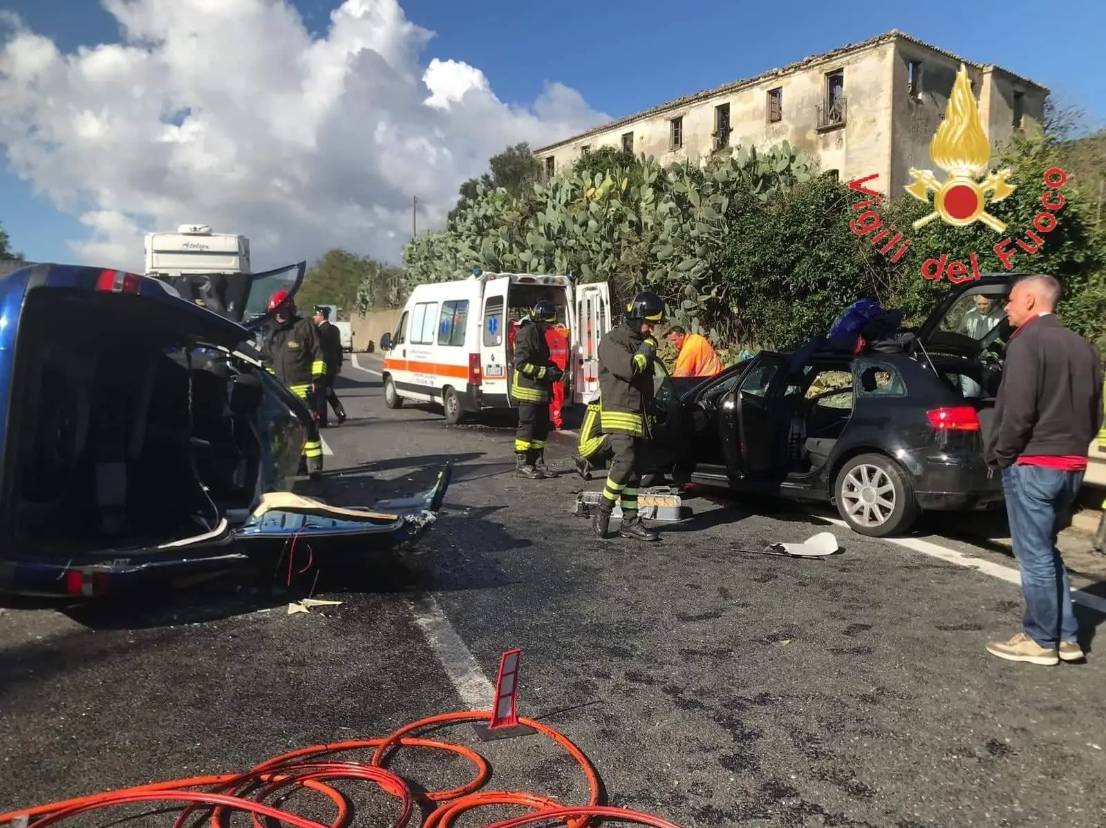 Catanzaro. Incidente frontale su SS 280. Sul posto elisoccorso e tre ambulanze (video e foto)