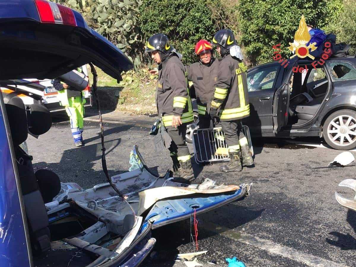 Catanzaro. Incidente frontale su SS 280. Sul posto elisoccorso e tre ambulanze (video e foto)