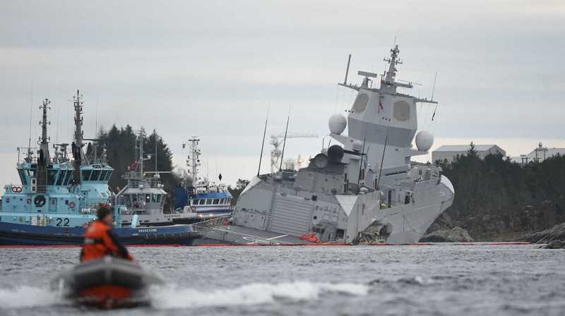 Norvegia: collisione fregata-petroliera in un fiordo. Feriti molti membri degli equipaggi