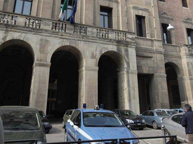 Bologna, uomo arrestato con l'accusa di aver ucciso la madre