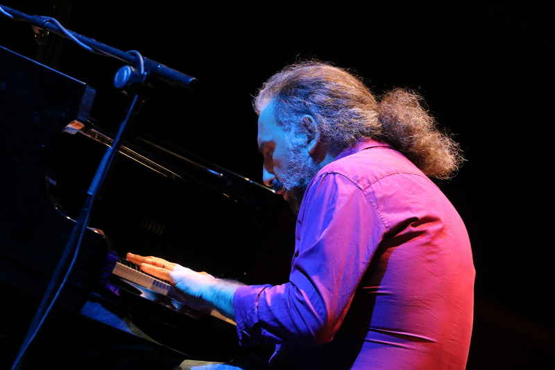 Festival D’Autunno: il maestro Bollani un mix di magia e musica al Politeama