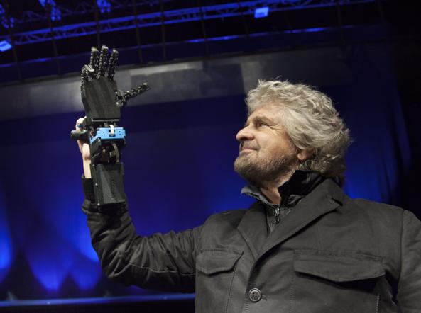 Verso il tutto esaurito per Beppe Grillo che torna in Calabria con il nuovo spettacolo a dicembre