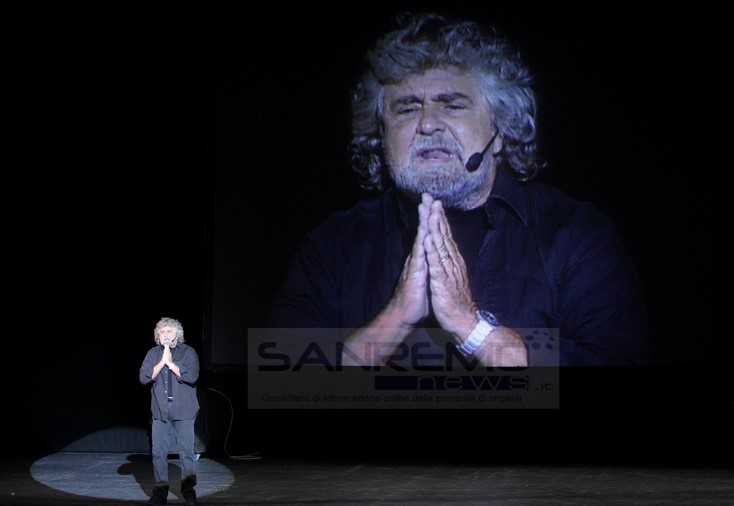 Verso il tutto esaurito per Beppe Grillo che torna in Calabria con il nuovo spettacolo a dicembre