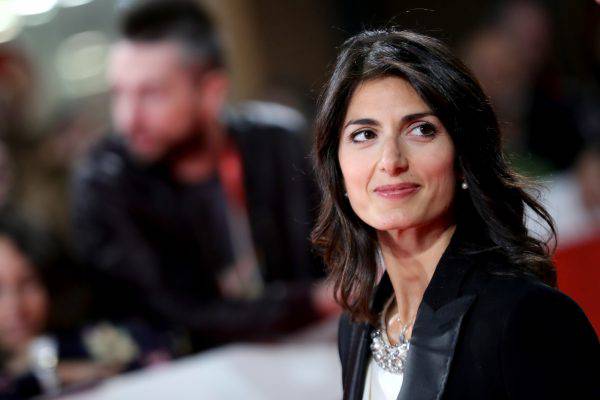 Roma. Raggi la sindaca assolta dall'accusa di falso. Il giudice: "Il fatto non costituisce reato"