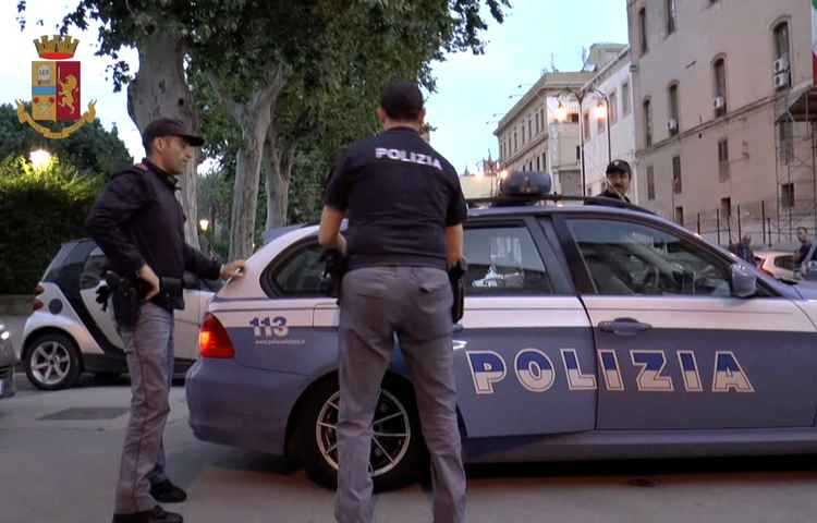Droga: blitz nel Napoletano, arresti e perquisizioni a Caivano