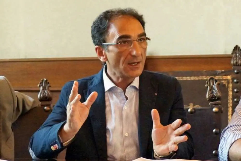 Rifiuti: Il Presidente Sergio Abramo “punta il dito contro il presidente Oliverio”