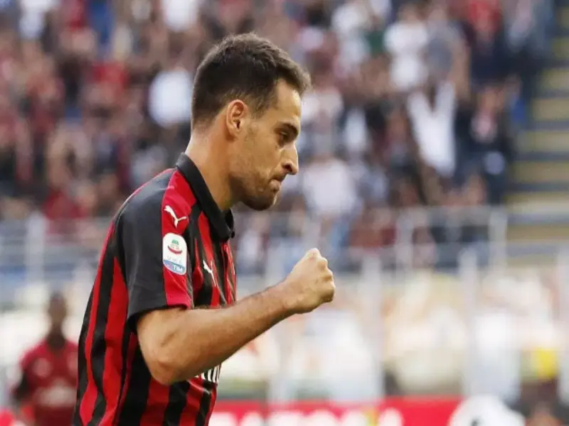 Il Milan recupera Strinic, ma potrebbe perdere Bonaventura