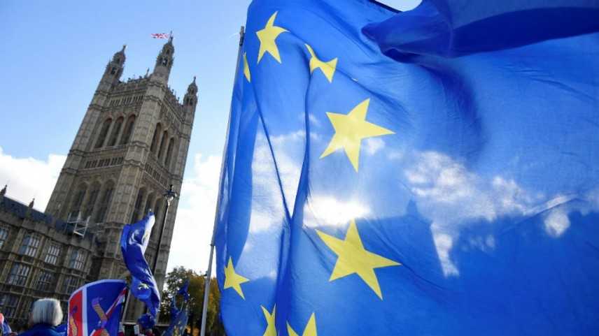 Accordo Regno Unito-UE, si dimette il ministro britannico per la Brexit