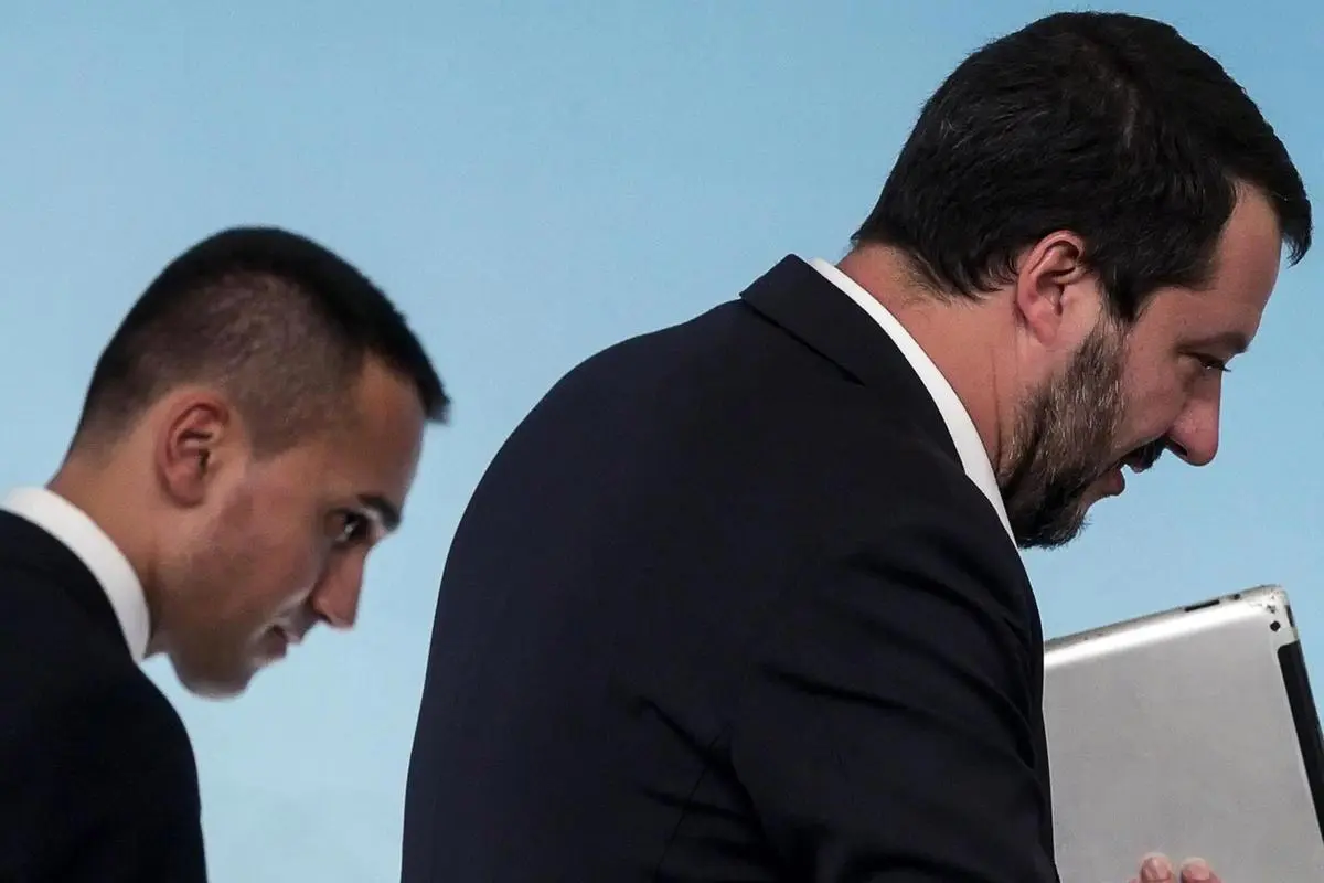 Governo: Di Maio, "toni bassi con Salvini ma no a inceneritori"